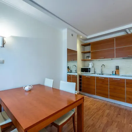 Glow Apartments, Meriwa *